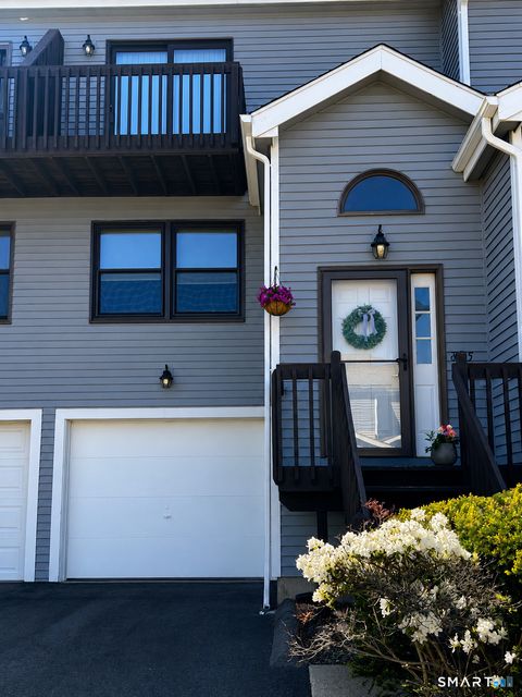 Condo For Sale - 805 Lake Vista Drive #805<br/> East Hampton, CT 06424