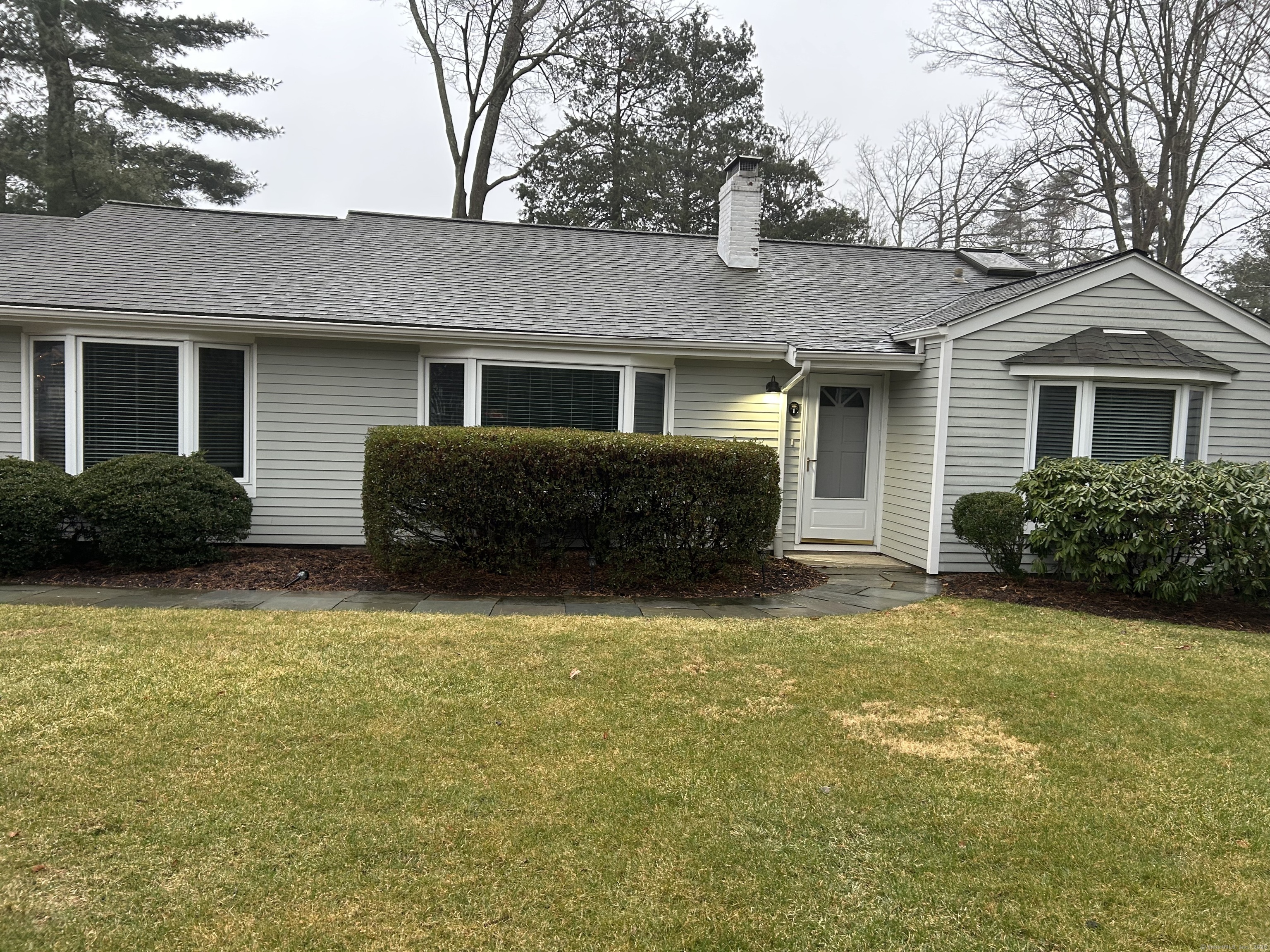 Rental Property at 1 Woods Grove Road, Westport, Connecticut - Bedrooms: 3 
Bathrooms: 2 
Rooms: 7  - $5,200 MO.