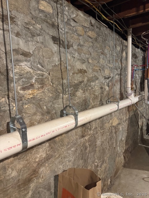 Windham, Connecticut 06226, United States, 2 Bedrooms Bedrooms, ,1 BathroomBathrooms,Residential,Coming Soon,219450