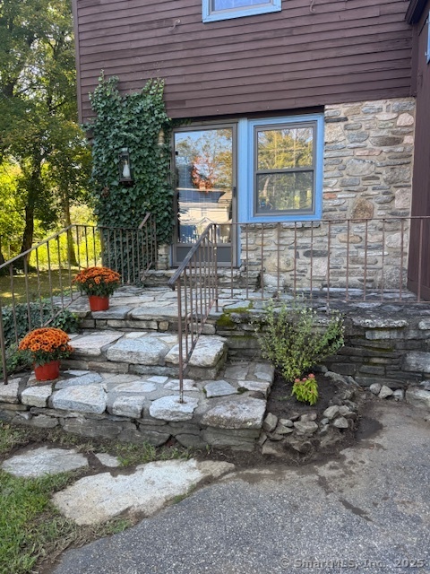 Windham, Connecticut 06226, United States, 2 Bedrooms Bedrooms, ,1 BathroomBathrooms,Residential,Coming Soon,219450