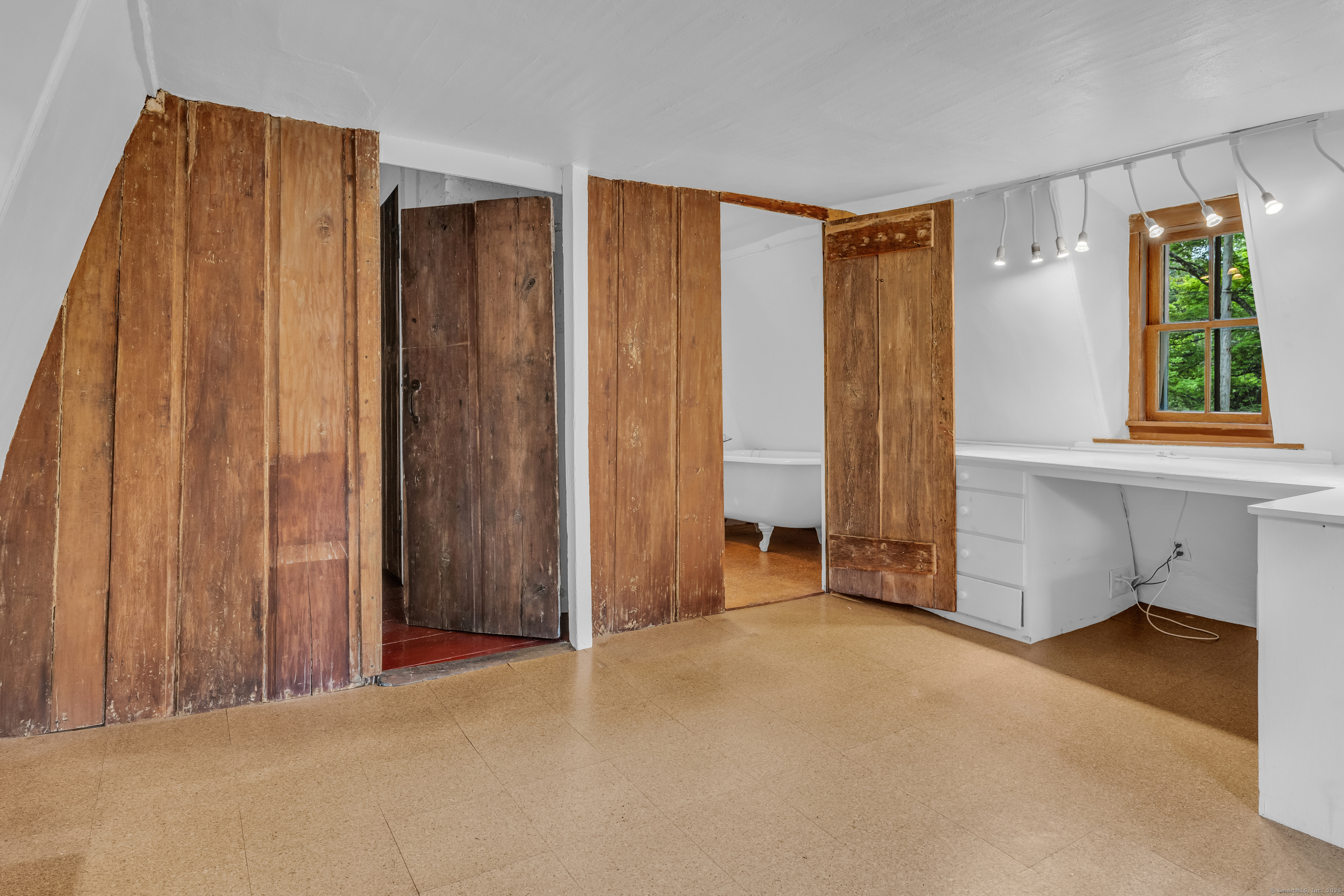 804 Forest Road, North Branford, Connecticut image 27