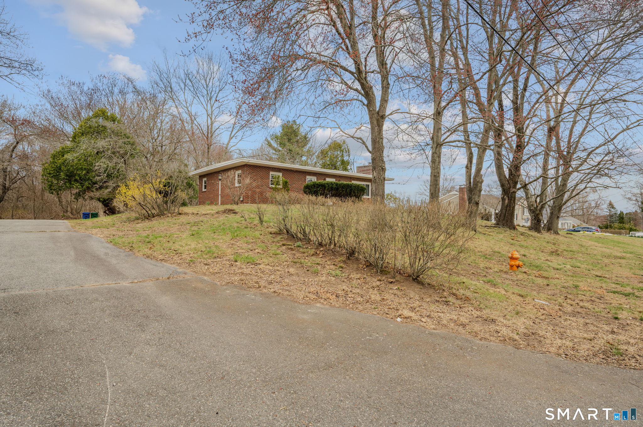 448 Mohegan Avenue Parkway