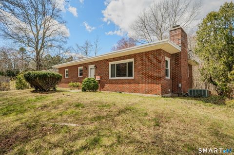 Photo of 448 Mohegan Avenue Parkway, Waterford, CT 06375 (MLS # 24155367)