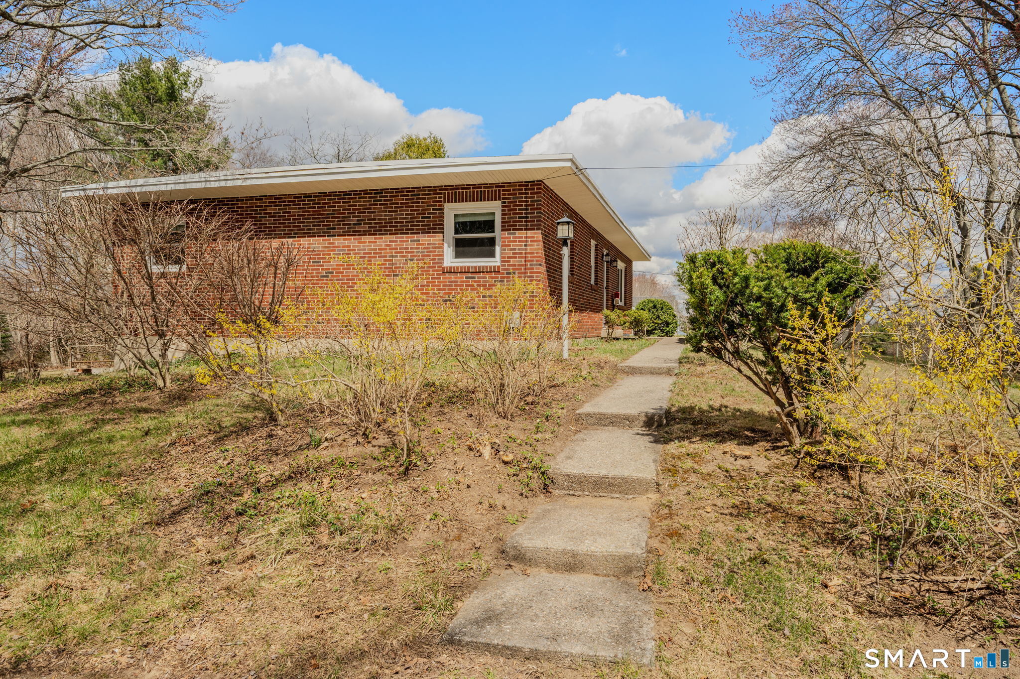 448 Mohegan Avenue Parkway
