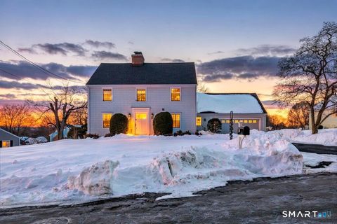 Photo of 30 Windy Ridge, Trumbull, CT 06611 (MLS # 24153976)