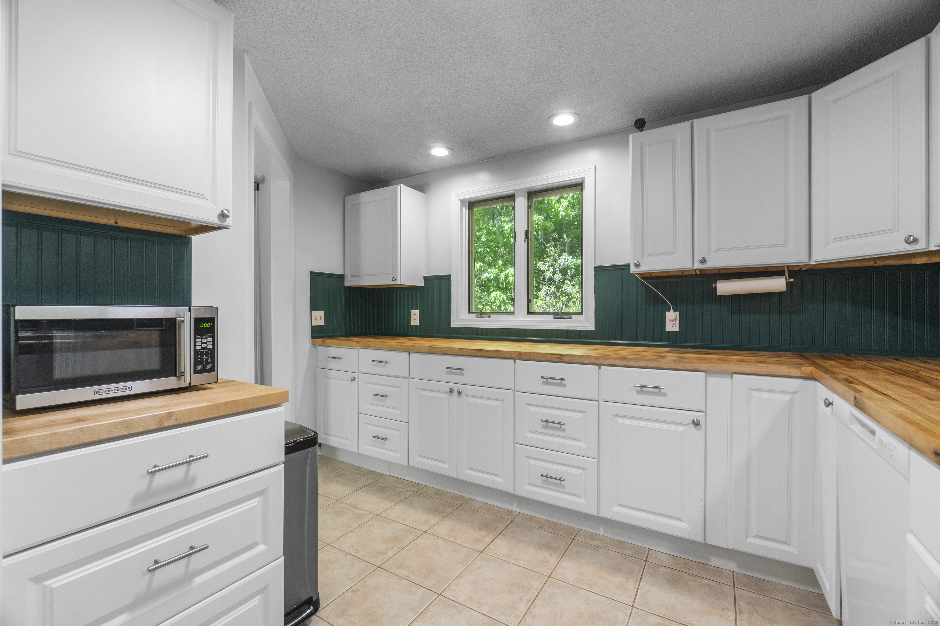 190 Old Colchester Road, Waterford, Connecticut image 14