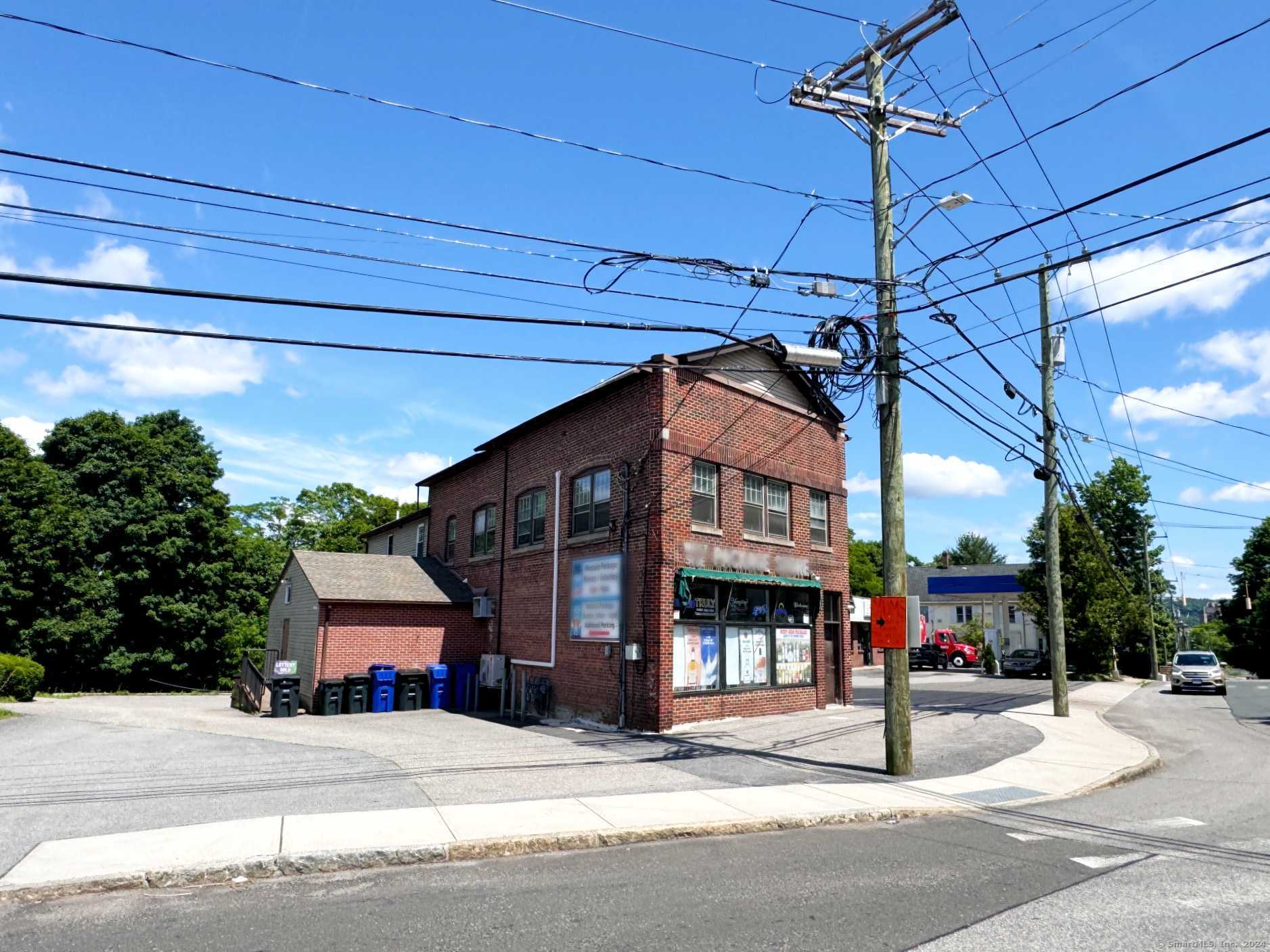 Church Street U2, Torrington, Connecticut - 1 Bedrooms  
1 Bathrooms  
3 Rooms - 