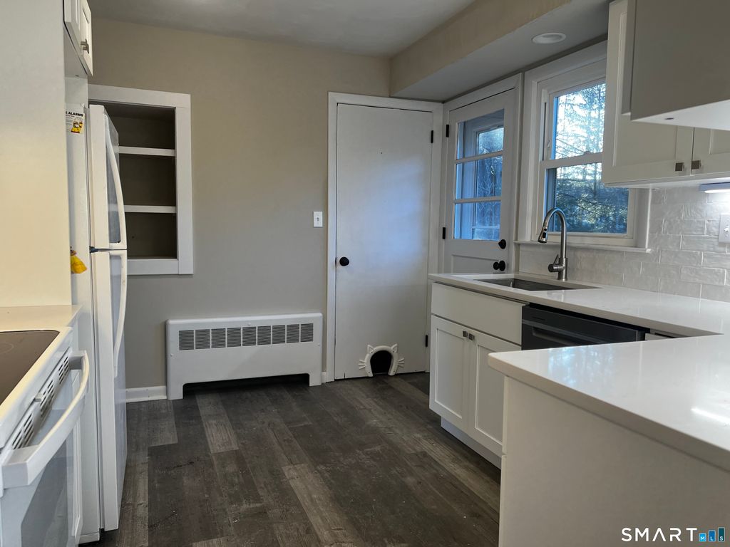 Photo of 5 Haynes Road, Avon, CT 06001 (MLS # 24148354)