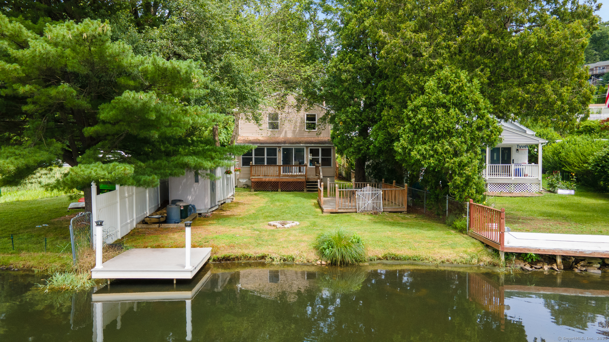 36 Lake Plymouth Boulevard