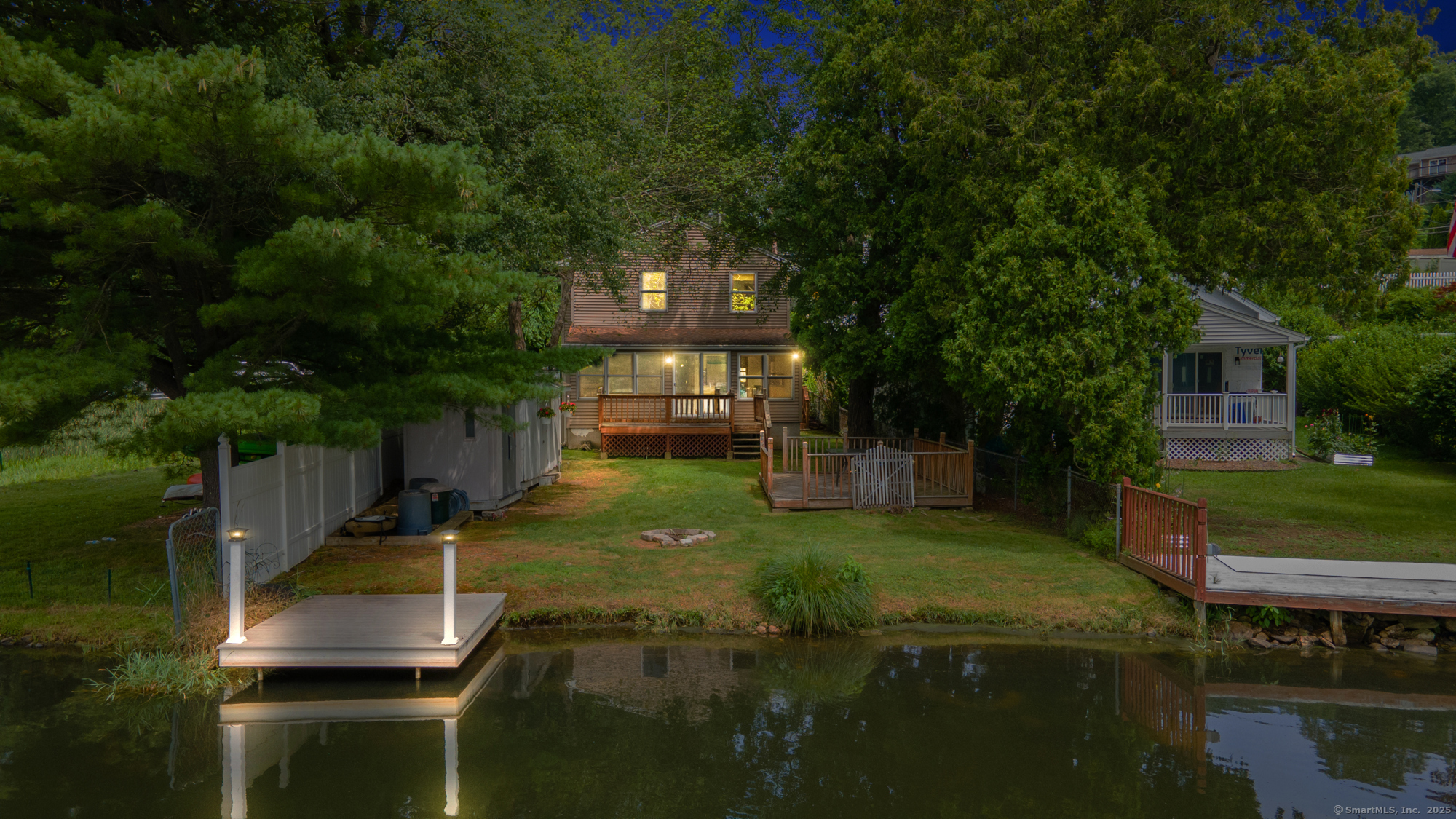 36 Lake Plymouth Boulevard