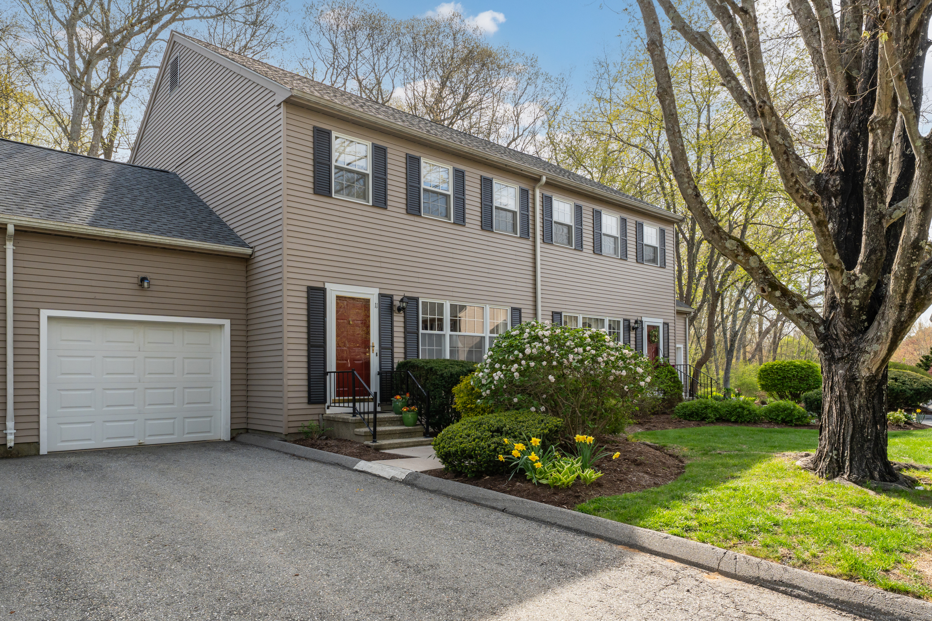 11 Strathmore Lane #11, Madison, Connecticut image 1