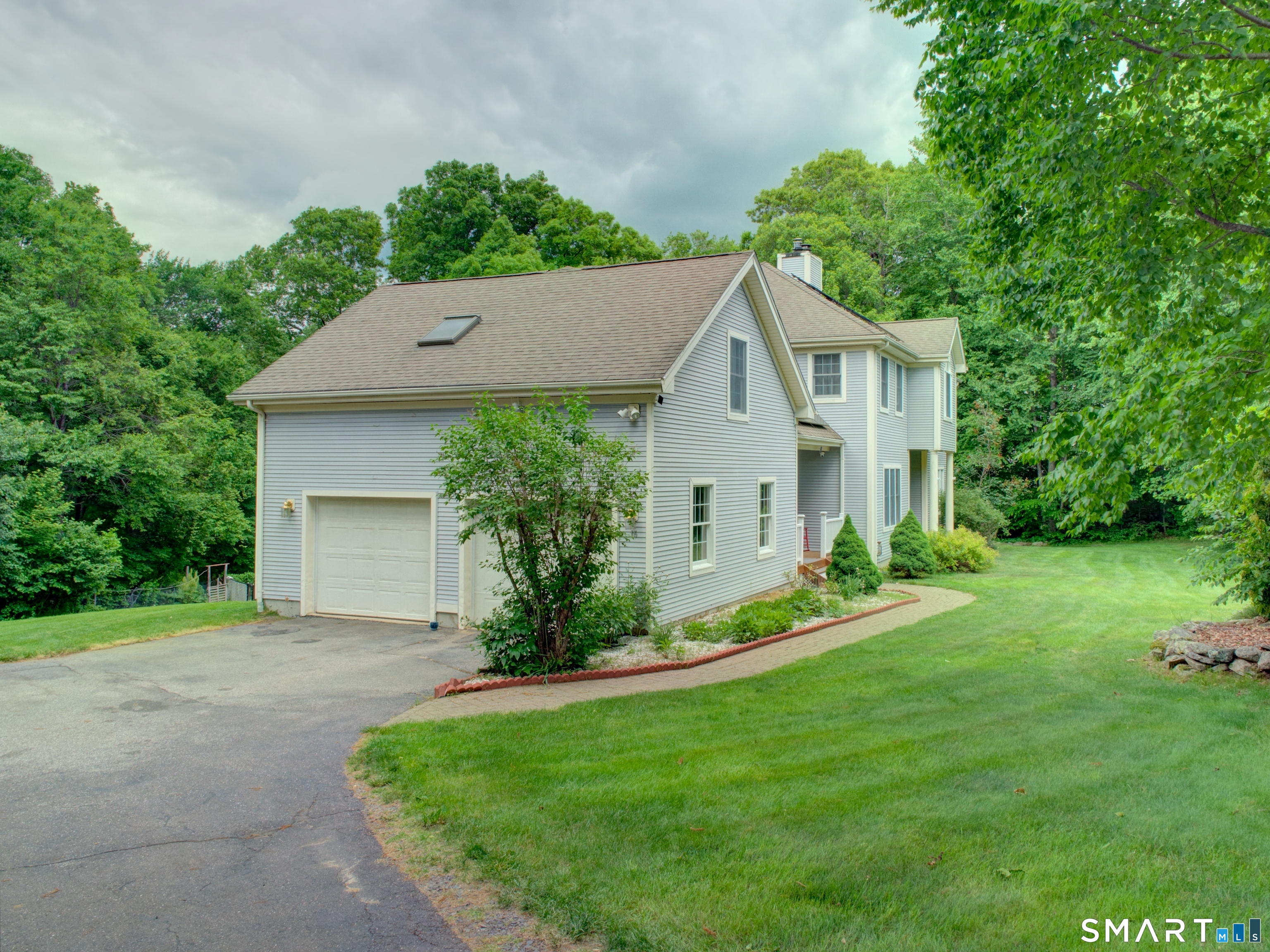 15 Dilaj Drive