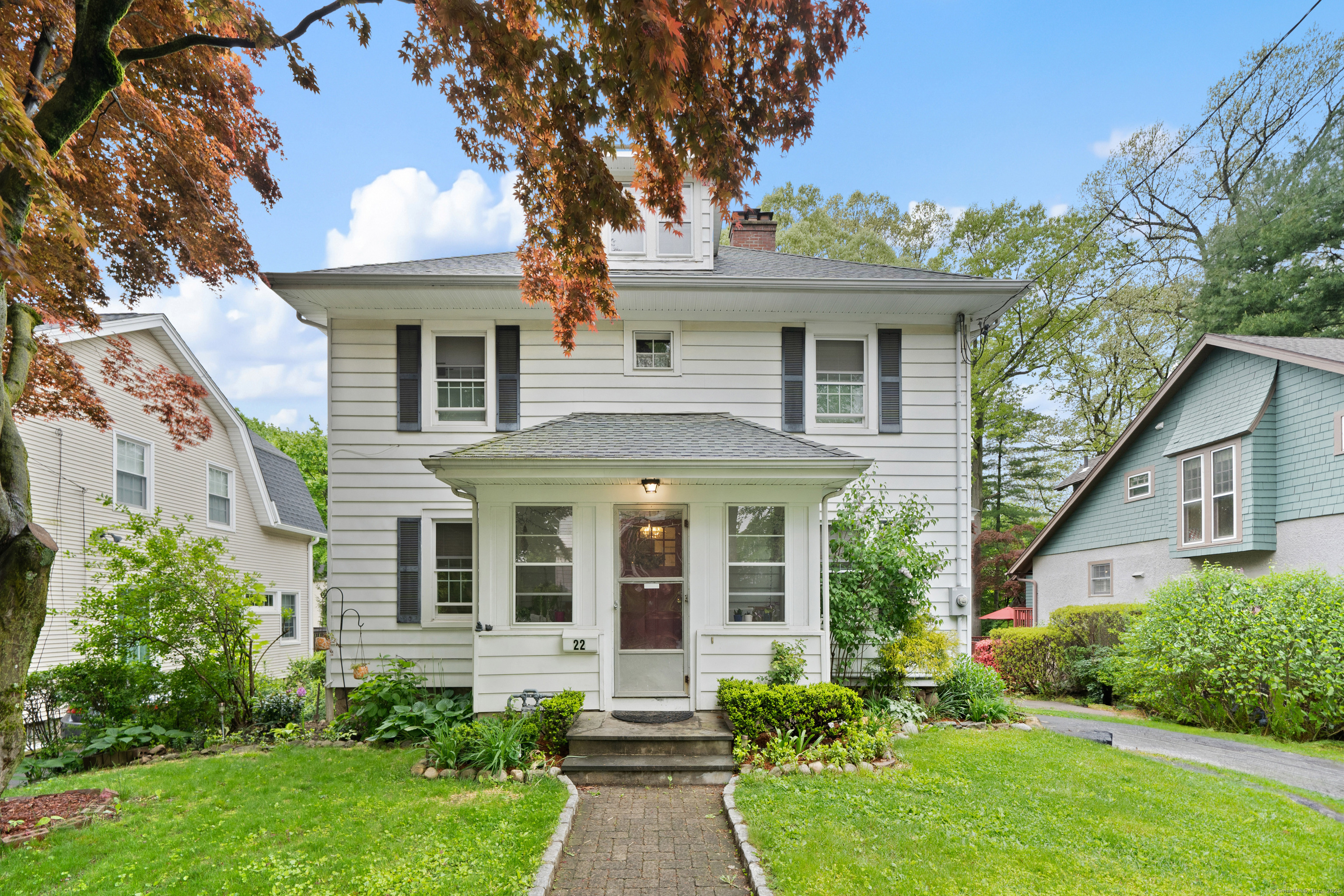 Rental Property at Glen Terrace, Stamford, Connecticut - Bedrooms: 3 
Bathrooms: 2 
Rooms: 6  - $4,800 MO.