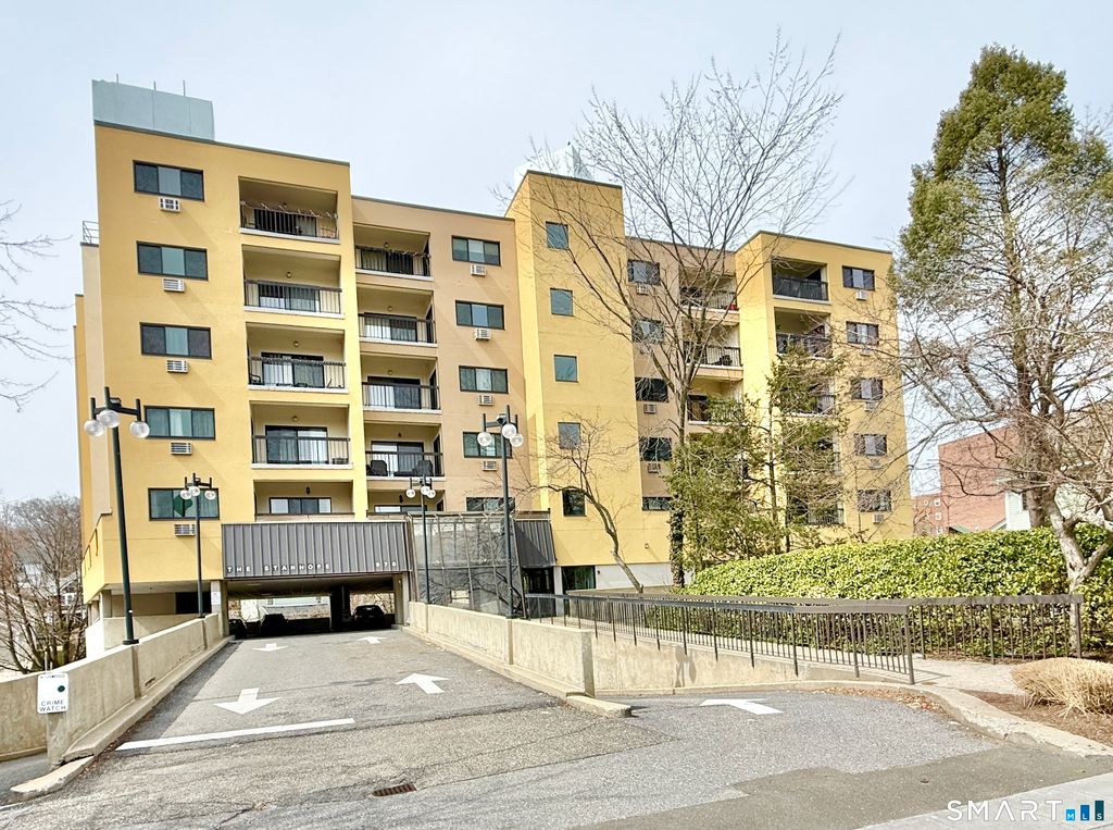 Photo of 970 Hope Street #5E, Stamford, CT 06907 (MLS # 24162865)