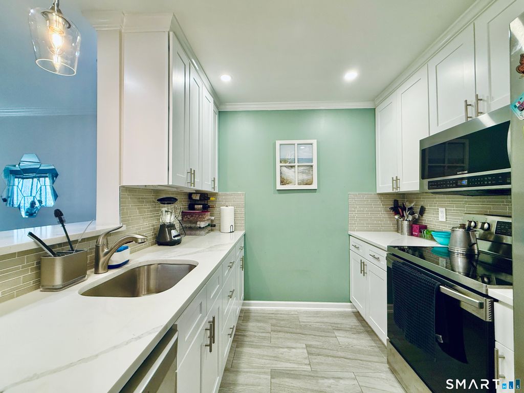 Photo of 970 Hope Street #5E, Stamford, CT 06907 (MLS # 24162865)