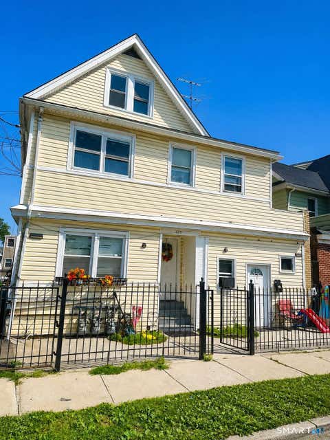 Multifamily For Sale - 695 Beechwood Avenue<br/> Bridgeport, CT 06606
