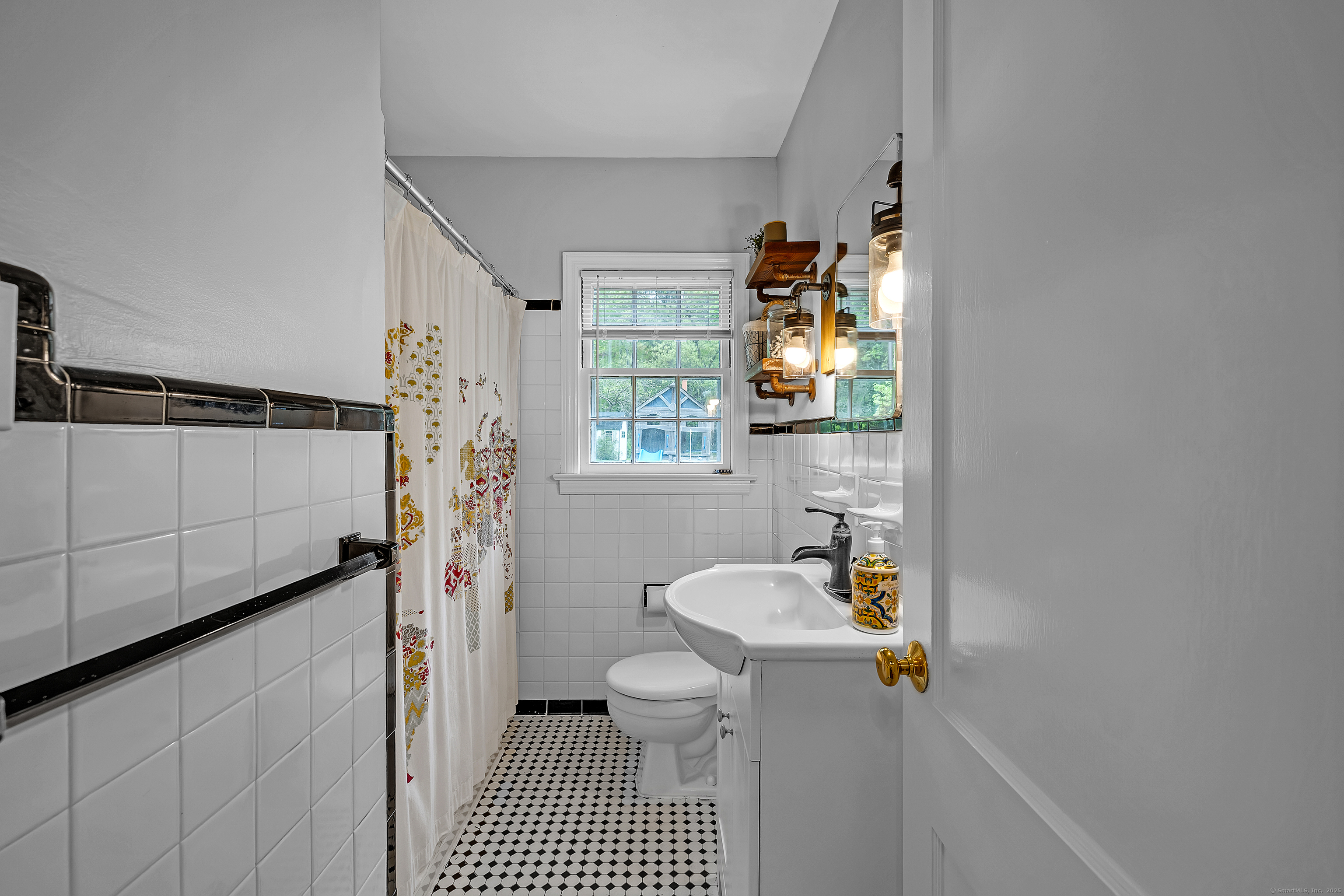 172 Huntingtown Road, Newtown, Connecticut image 13