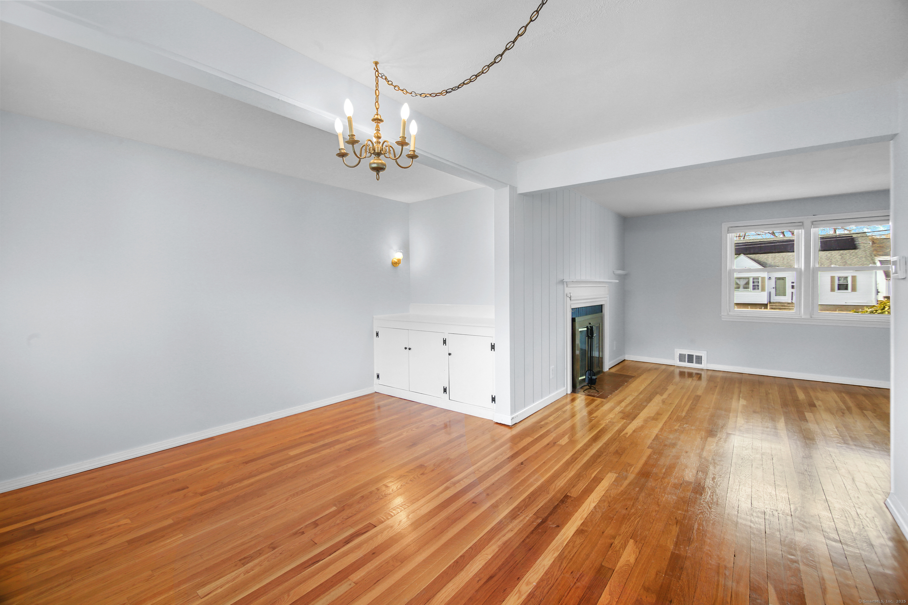 West Hartford, Connecticut 06110, United States, 3 Bedrooms Bedrooms, ,2 BathroomsBathrooms,Residential,Pending,20281