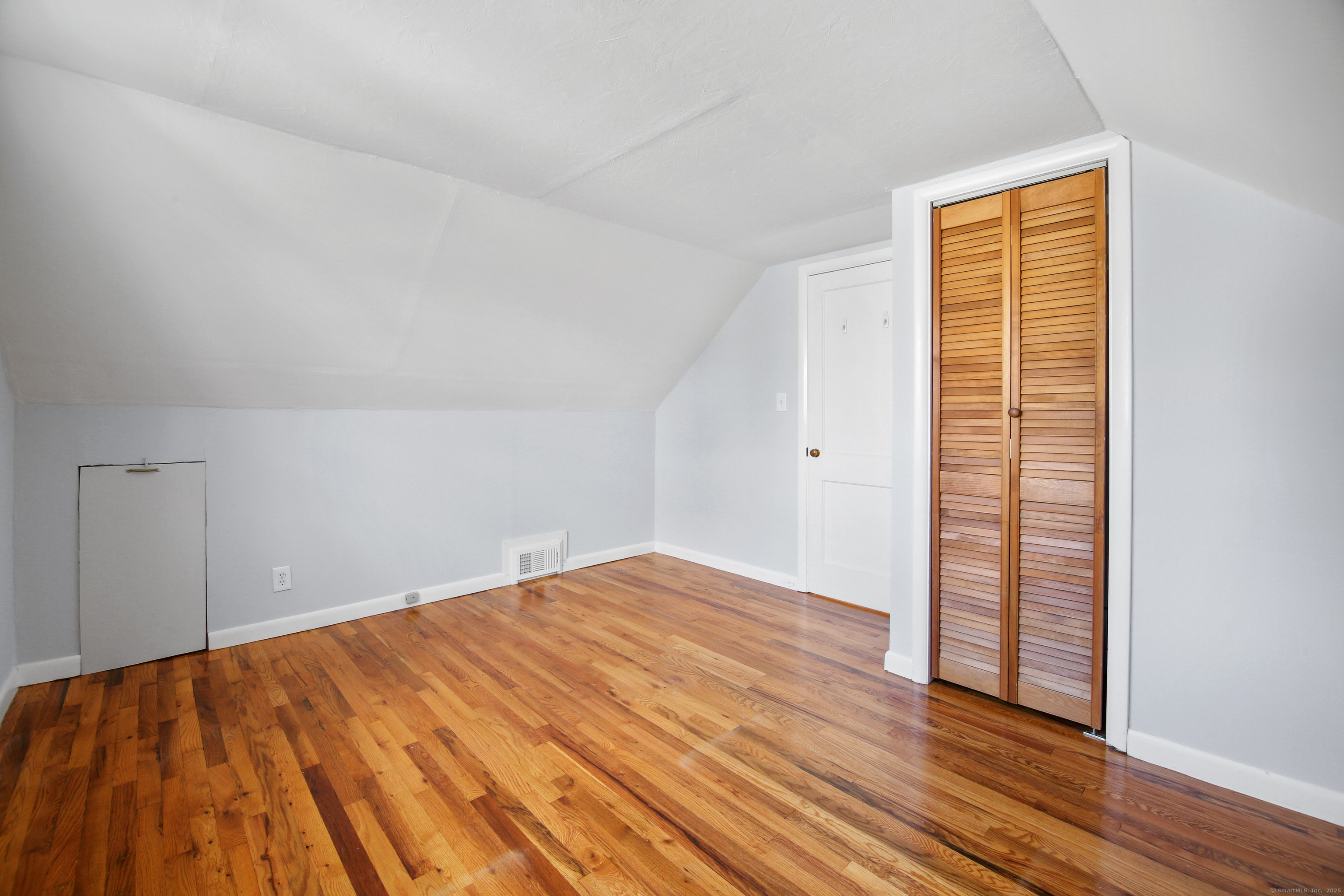 West Hartford, Connecticut 06110, United States, 3 Bedrooms Bedrooms, ,2 BathroomsBathrooms,Residential,Pending,20281