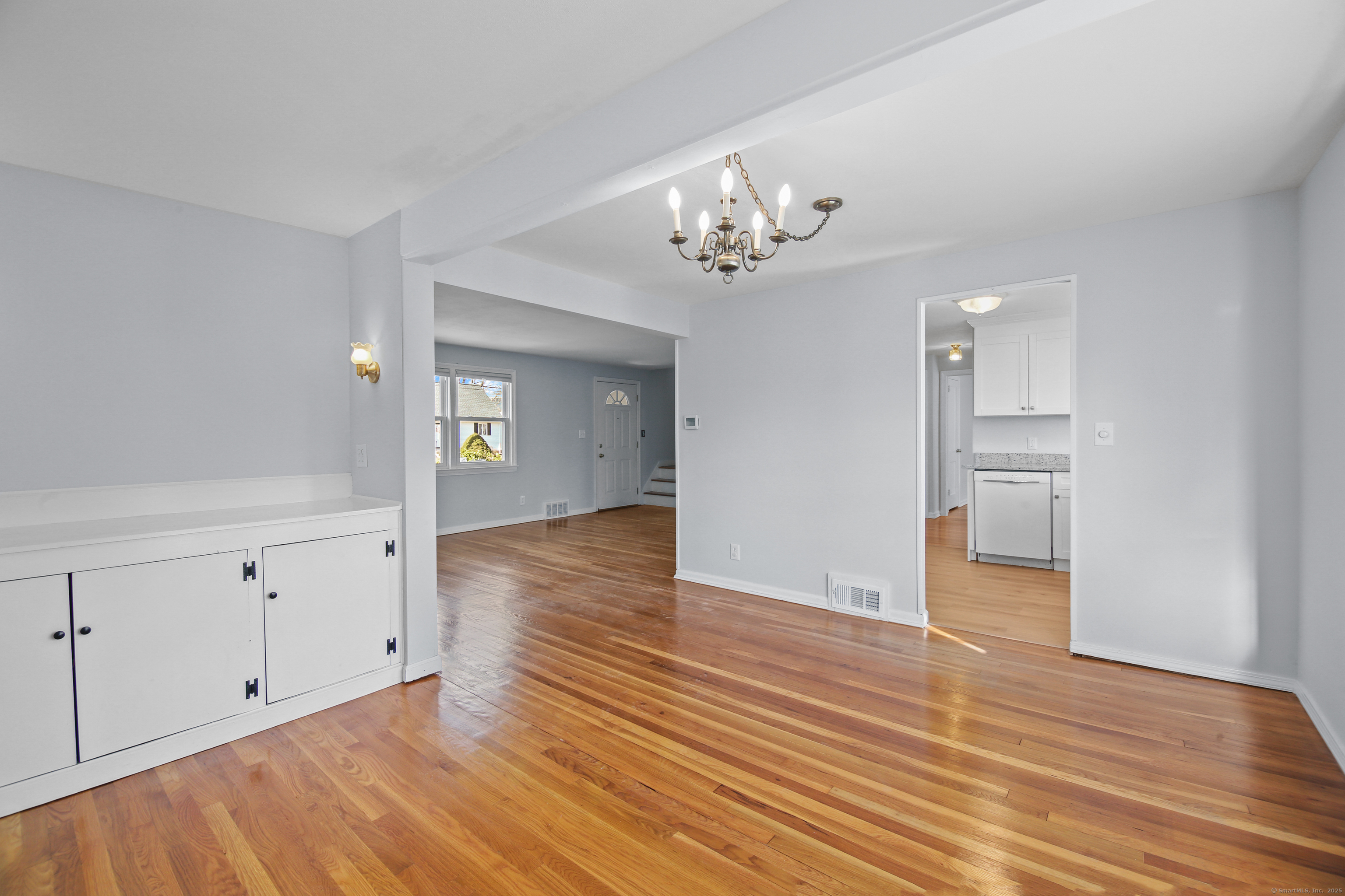 West Hartford, Connecticut 06110, United States, 3 Bedrooms Bedrooms, ,2 BathroomsBathrooms,Residential,Pending,20281