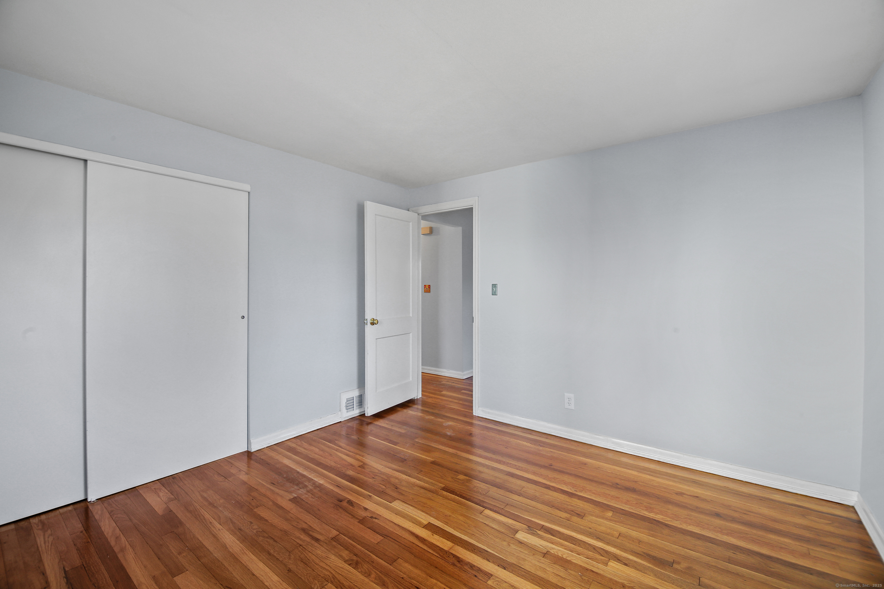 West Hartford, Connecticut 06110, United States, 3 Bedrooms Bedrooms, ,2 BathroomsBathrooms,Residential,Pending,20281