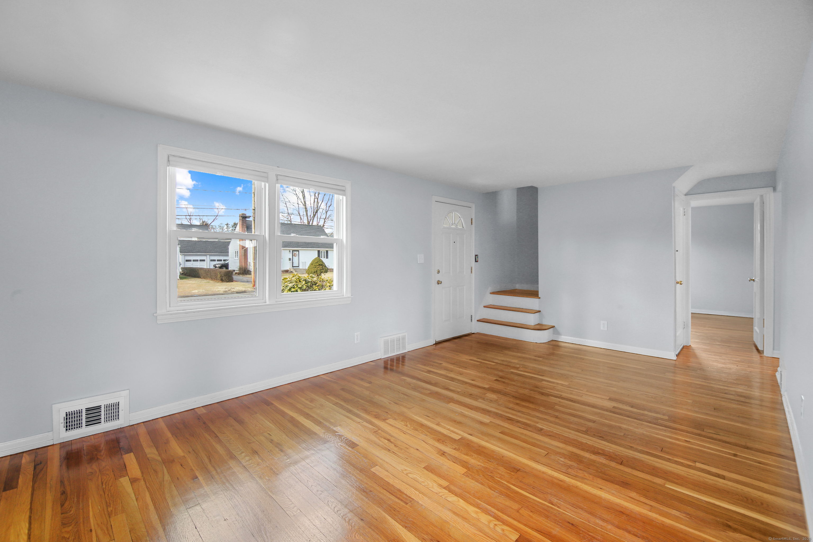 West Hartford, Connecticut 06110, United States, 3 Bedrooms Bedrooms, ,2 BathroomsBathrooms,Residential,Pending,20281