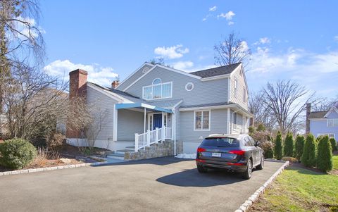 Photo of 4 Covlee Drive, Westport, CT 06880 (MLS # 24169919)