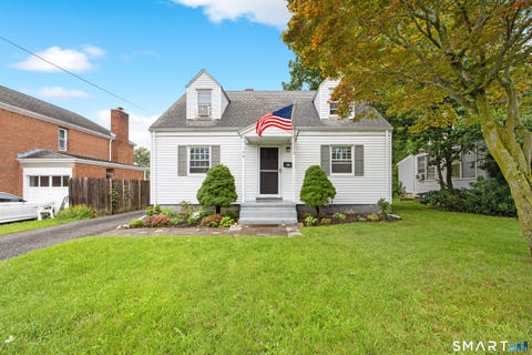 Photo of 134 WASHINGTON Avenue, Hamden, CT 06518 (MLS # 24199665)