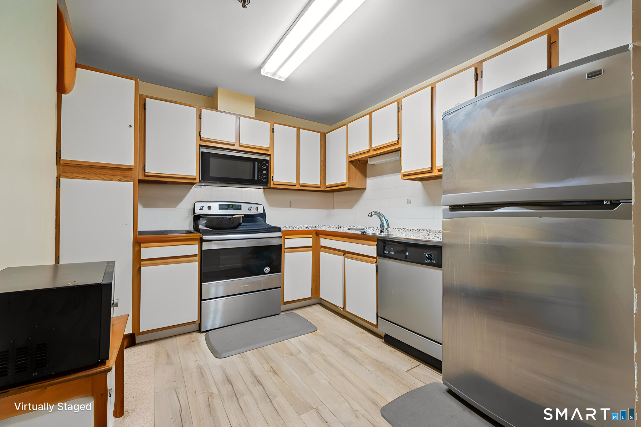 111 Dekoven Drive 202