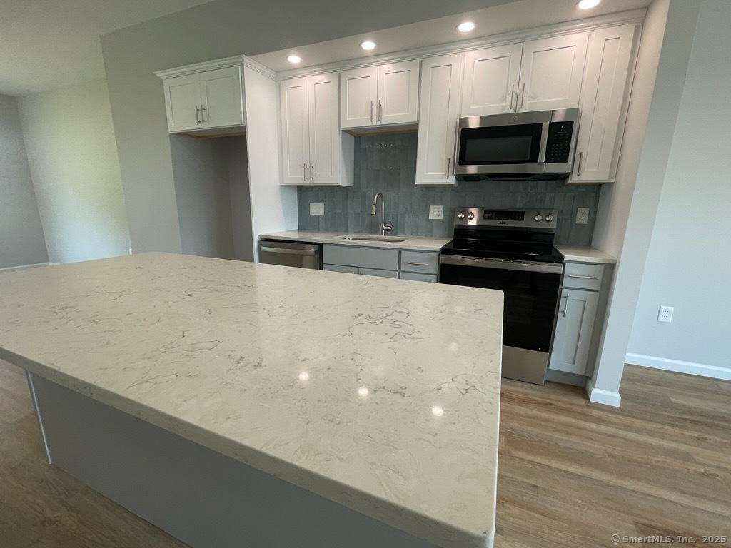 73 Belvedere (osprey Ii) Drive, Tolland, Connecticut image 6