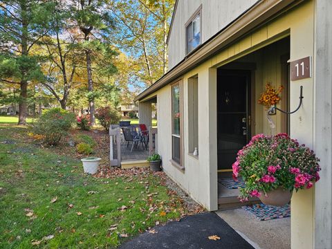 Tiny photo for 11 Conifer Lane #11, Avon, CT 06001 (MLS # 24136095)