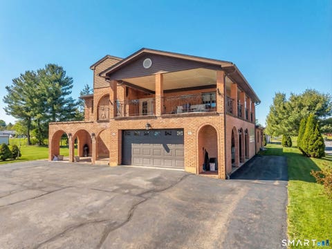 Homes For Sale - 23 Crest Drive<br/> Middlesex County, Cromwell, CT 06416
