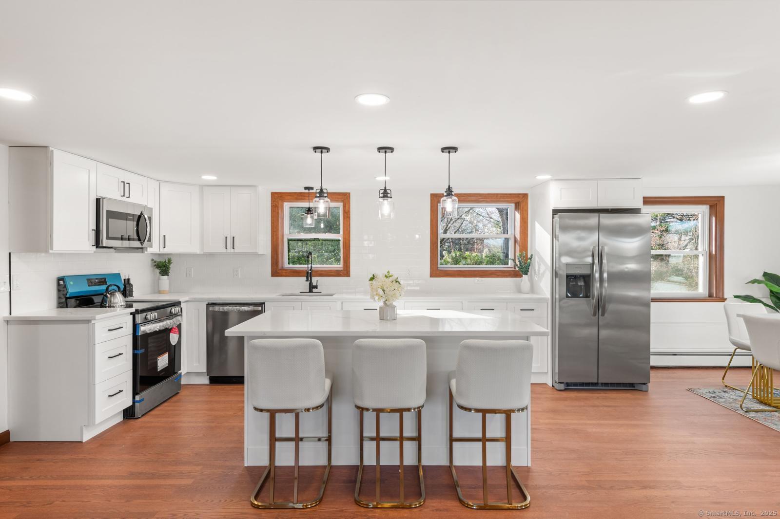 689 S Meriden Road, Cheshire, Connecticut image 24
