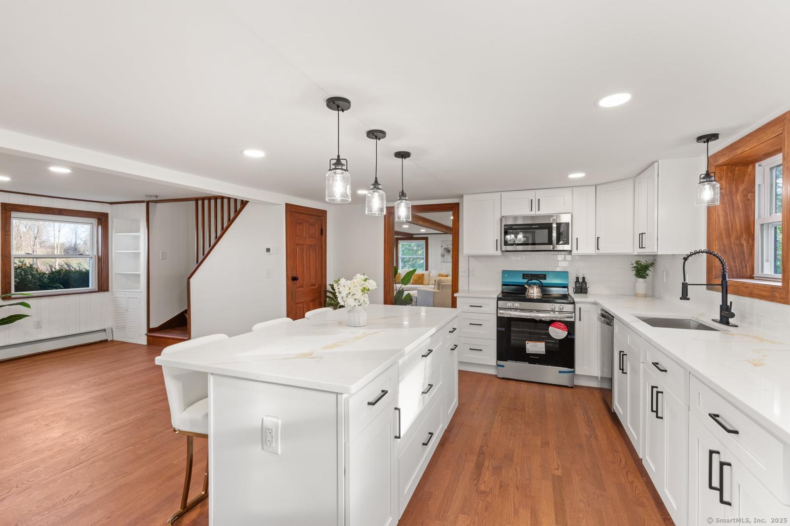 689 S Meriden Road, Cheshire, Connecticut image 27