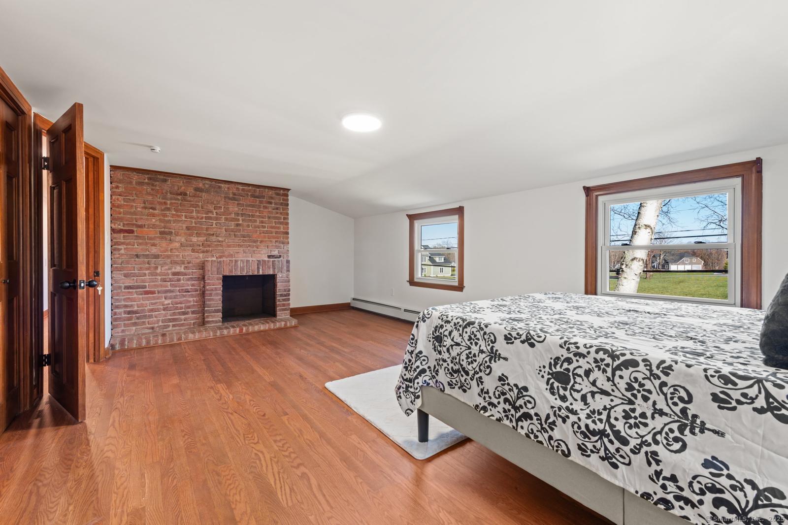 689 S Meriden Road, Cheshire, Connecticut image 32