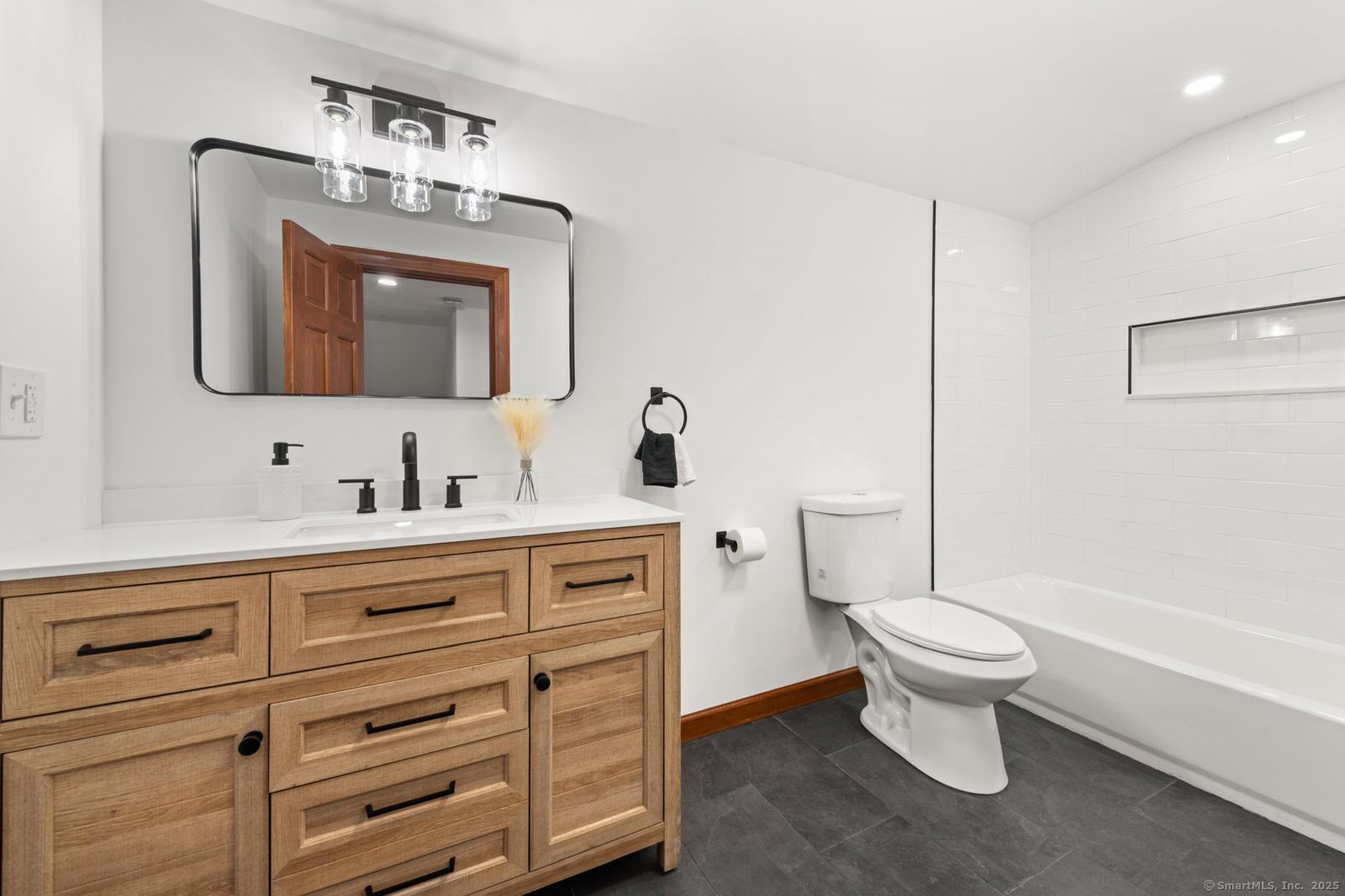 689 S Meriden Road, Cheshire, Connecticut image 20