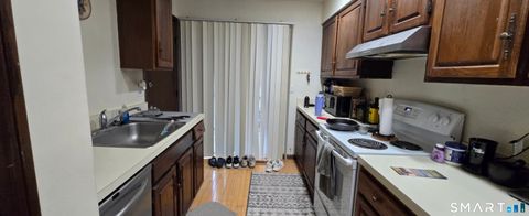 Tiny photo for 365 Glendale Avenue #B2, Bridgeport, CT 06606 (MLS # 24173399)