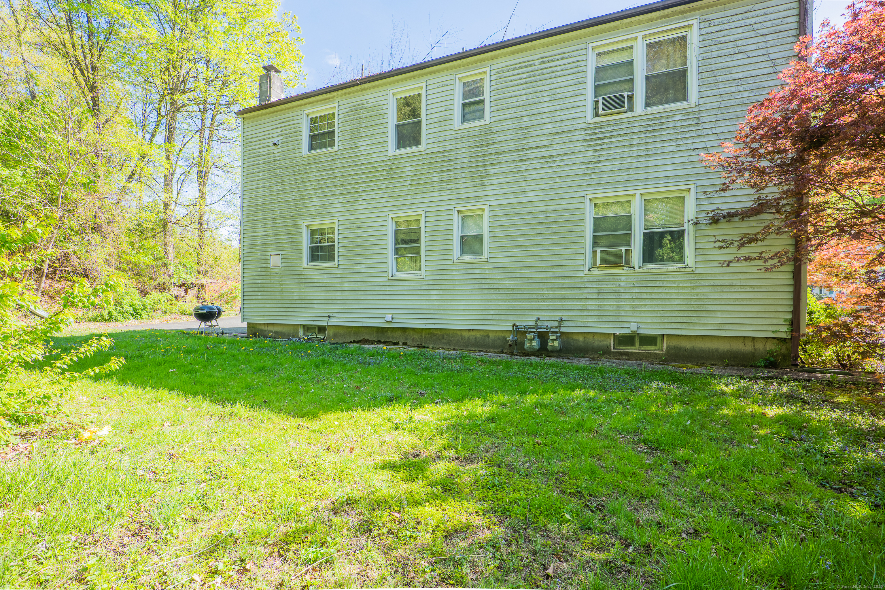 69 Maple Avenue