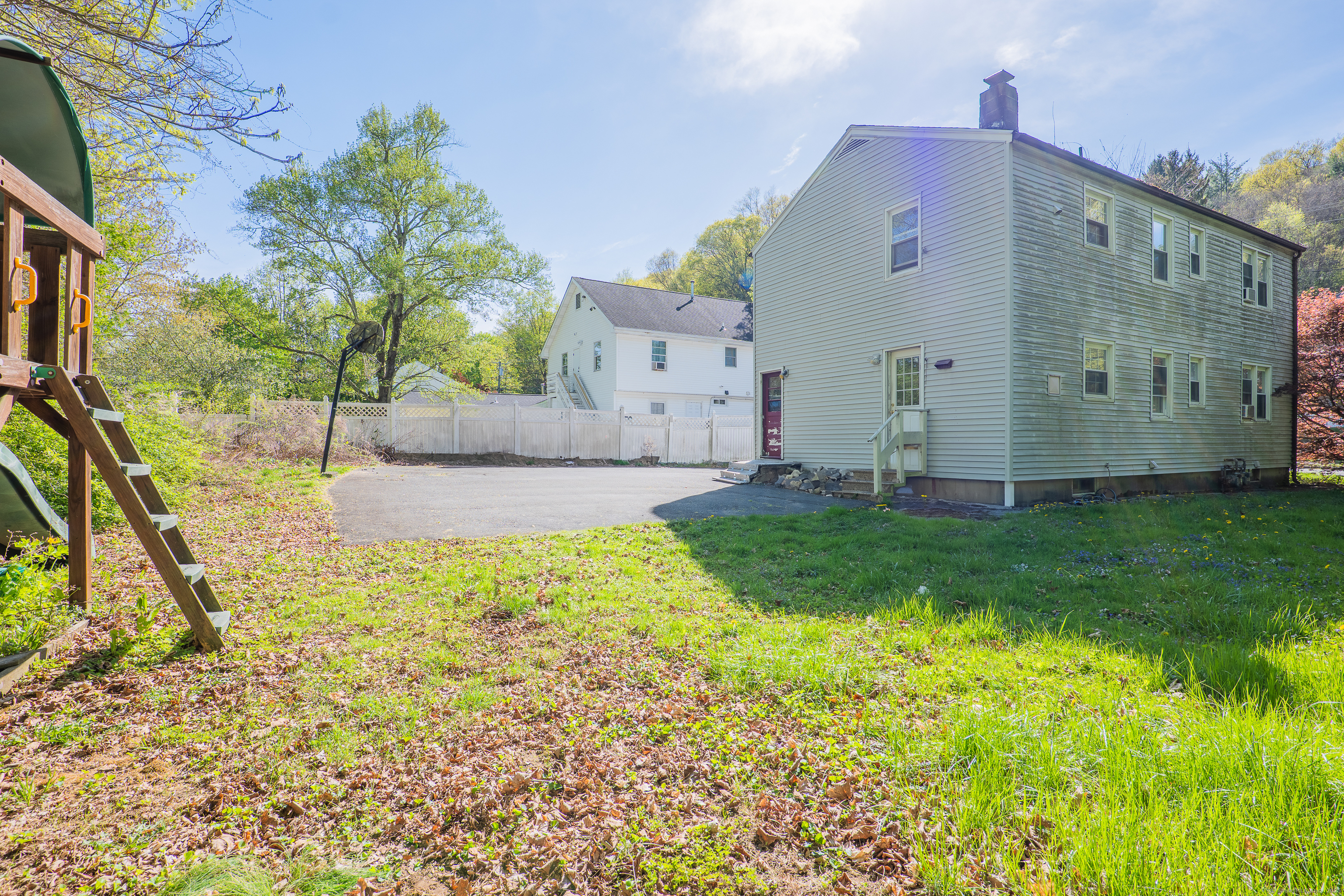 69 Maple Avenue