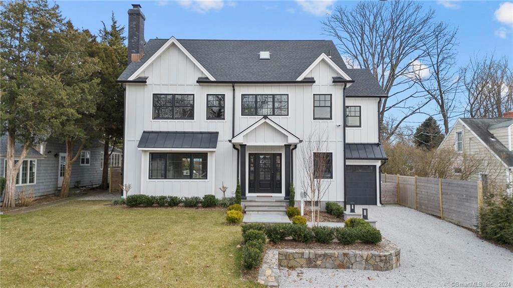Shaw Avenue, Norwalk, Connecticut - 3 Bedrooms  
3 Bathrooms  
7 Rooms - 