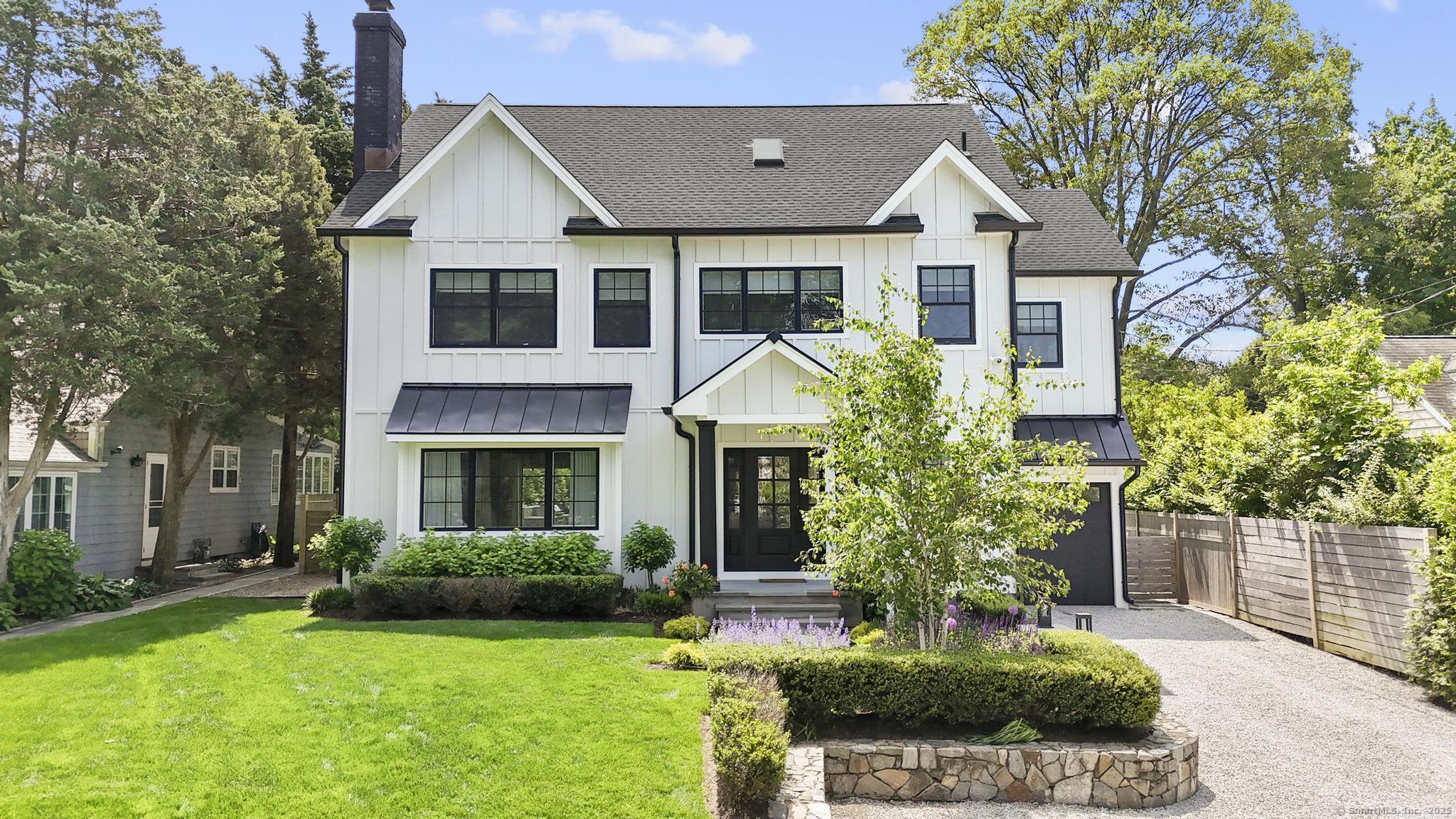 Shaw Avenue, Norwalk, Connecticut - 3 Bedrooms  
3 Bathrooms  
7 Rooms - 