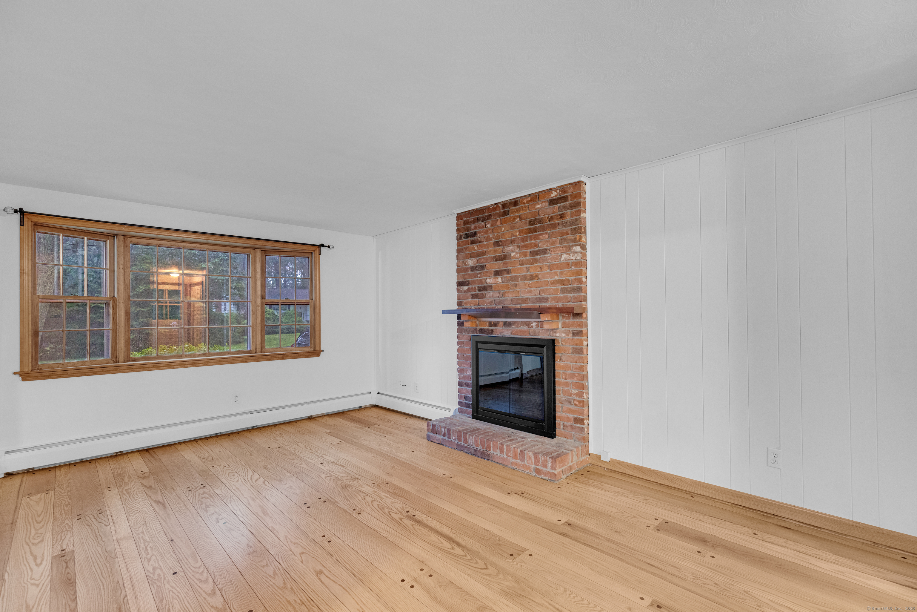 Vernon, Connecticut 06066, United States, 4 Bedrooms Bedrooms, ,2 BathroomsBathrooms,Residential,Coming Soon,206215