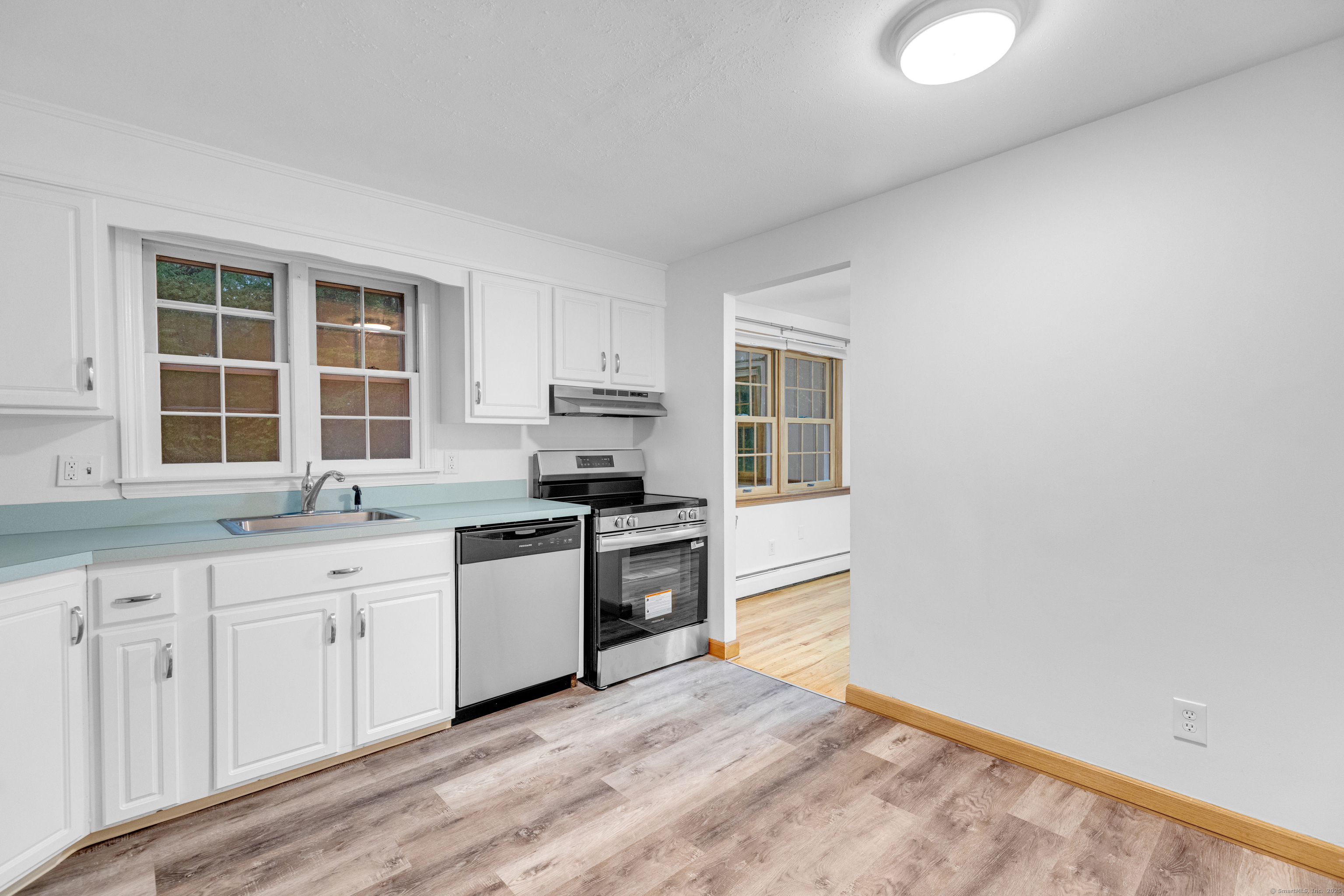 Vernon, Connecticut 06066, United States, 4 Bedrooms Bedrooms, ,2 BathroomsBathrooms,Residential,Coming Soon,206215