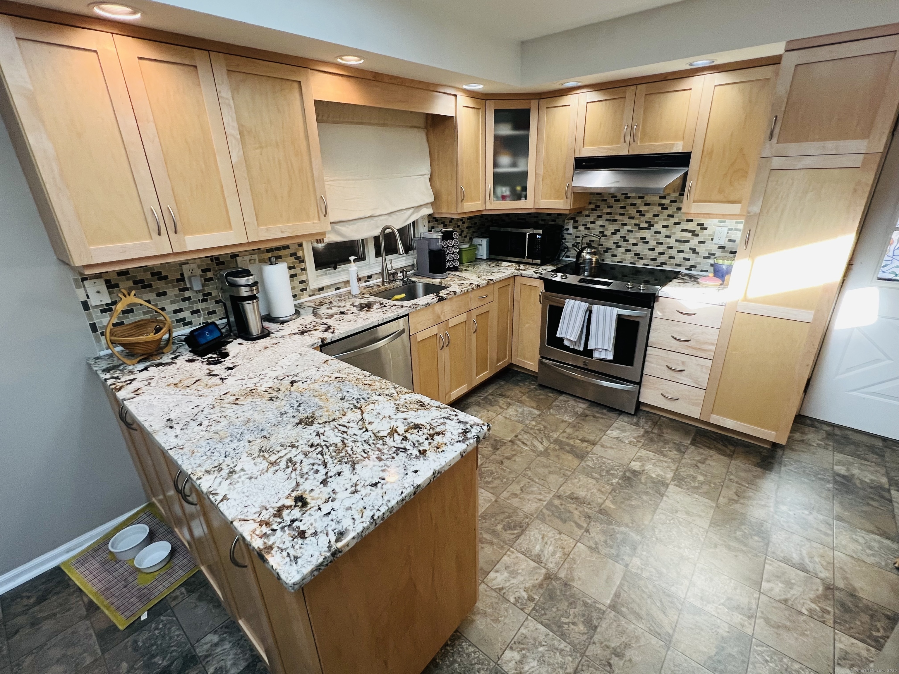 10 Woodvale Road, West Haven, Connecticut image 10