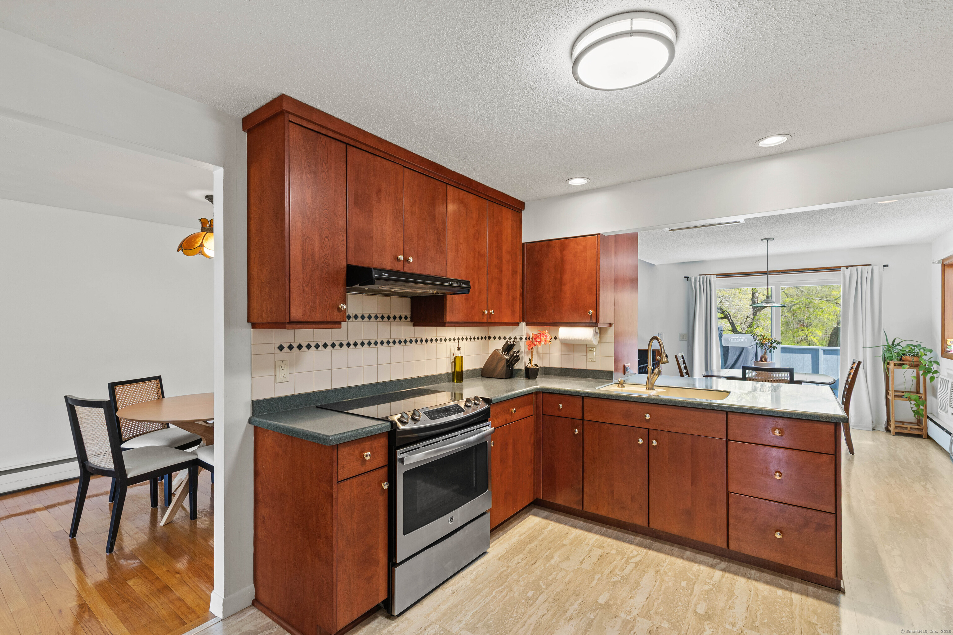 1315 Raymond Hill Road, Montville, Connecticut image 8