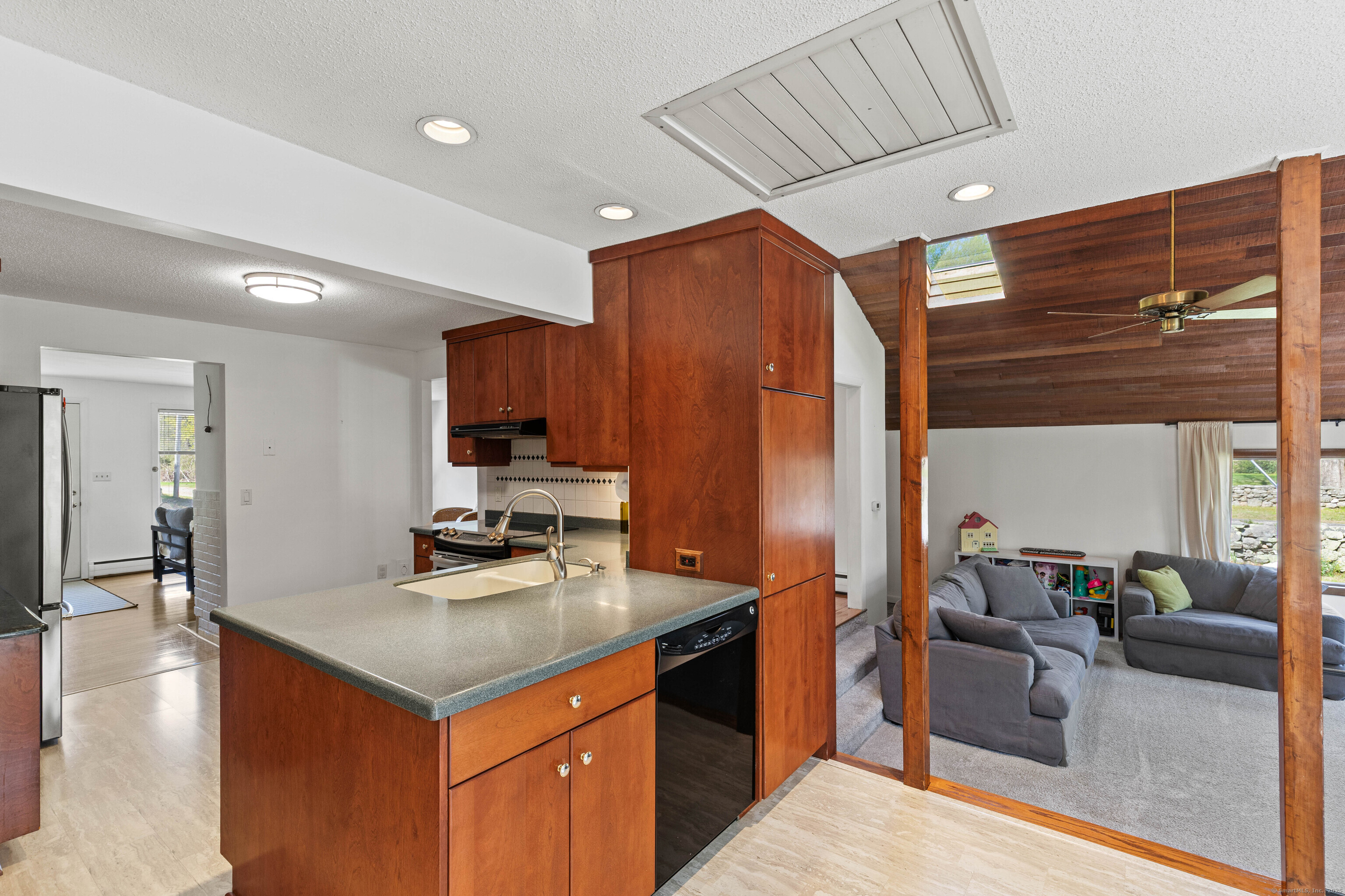 1315 Raymond Hill Road, Montville, Connecticut image 11
