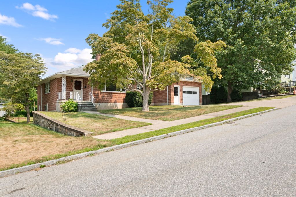 Photo of 57 Farmington Avenue, New London, CT 06320 (MLS # 24152167)