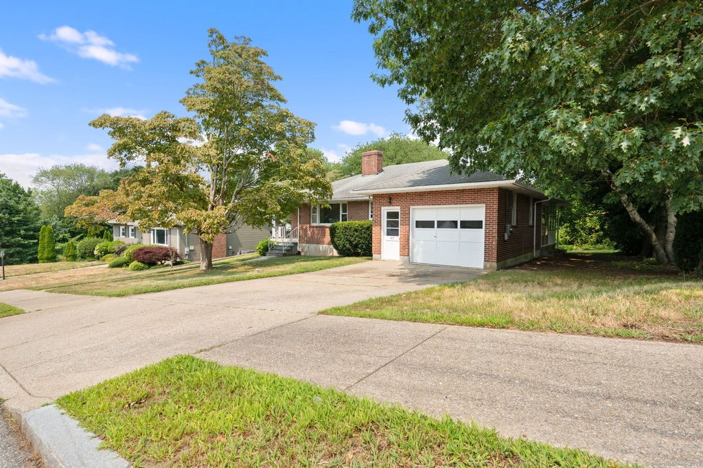 Photo of 57 Farmington Avenue, New London, CT 06320 (MLS # 24152167)