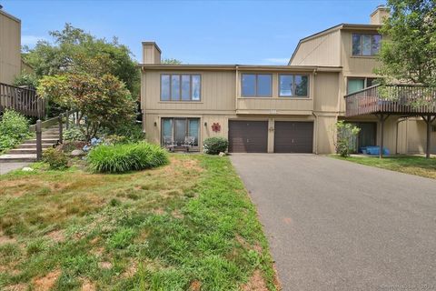 Condo For Sale - 31 Pilgrim Harbor #C<br/> Wallingford, CT 06492