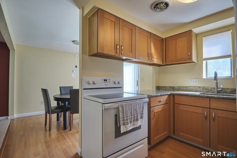 Tiny photo for 11 Trolley Crossing Lane #11, Middletown, CT 06457 (MLS # 24164573)